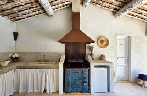 Saint-Cannat House | Authentic farmhouse near Aix, swimming pool and pétanque court