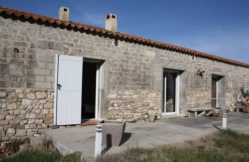 Montfuron House | AUX Portes DU Luberon, Grande Bergerie Restauree