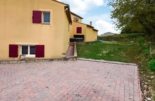 Visan Apartment | Awesome apartment in Visan