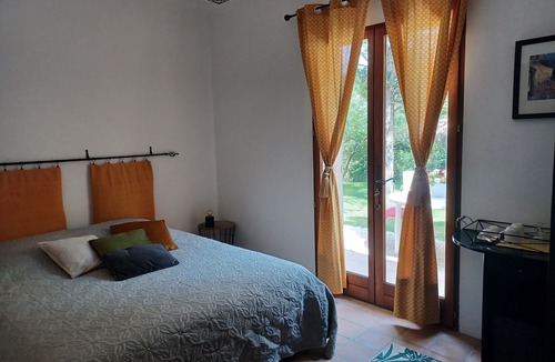 Peyrolles-en-Provence House | Bastide Cedrea