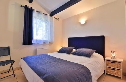 Bagnols-en-Foret Apartment | Bastide de l'Ovalie Gites