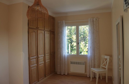 Noves House | Bastide des tilleuls beautiful, quiet, shady property on the heights of Noves