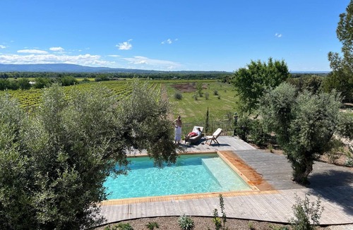 Carpentras House | Bastide provençale amidst vineyards with swimming pool and lovely view - Sleeps 12