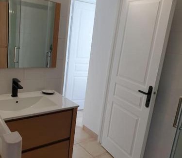 Cabries Apartment | Beau duplex lumineux sur jardin