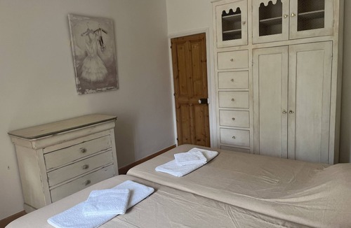 Beaumes-de-Venise Other | Beaumes de Venise, mas, 4 bedrooms, with swimming pool in the middle of the vineyards
