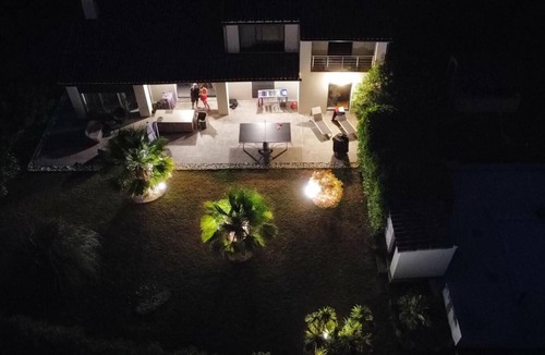 Vers-Pont-du-Gard Villa | Beautiful 10p villa with private pool, jacuzzi & tennis court