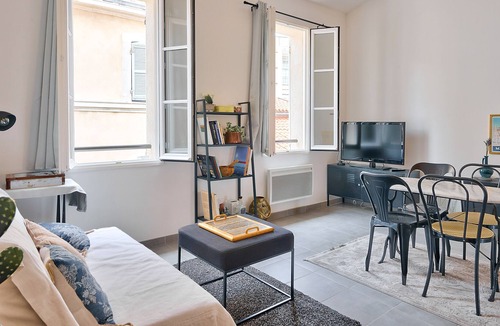 Hotel-de-Ville Apartment | Beautiful 2 bedroom apartment 3 min walk from the Old Port