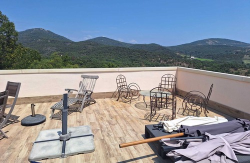 Les Restanques Apartment | Beautiful apartment with rooftop and magnificent sea view.
