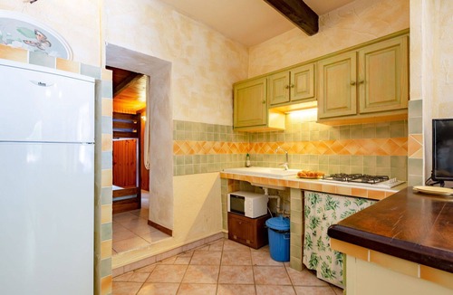 Regusse House | Beautiful private villa for 6 guests with private pool, TV, patio and pets allowed