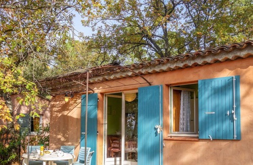 Villars House | Beautiful private villa for 4 guests with WIFI, pool, terrace, pets allowed and parking