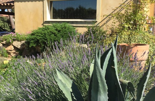 Pelissanne House | Beautiful property in quiet location