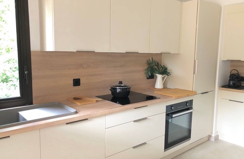 Avignon City Centre Apartment | Beautiful sunny apartment intra-muros. Calm and parking