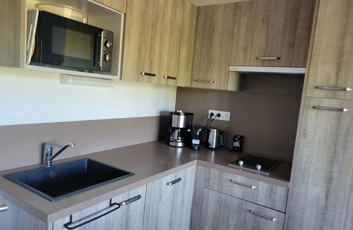 Remoulins Apartment | Beautiful T3, 700 m from the Pont du Gard