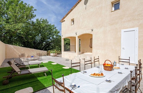 Bauduen House | Beautiful villa for 8 guests with WIFI, TV, terrace and pets allowed