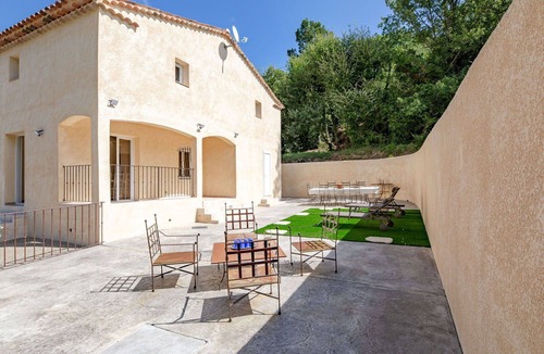 Bauduen House | Beautiful villa for 8 guests with WIFI, TV, terrace and pets allowed