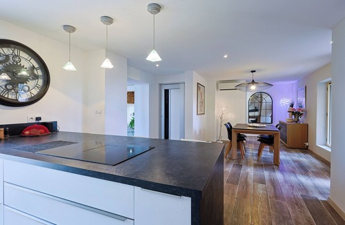 Le Mourillon Villa | Beautiful villa, sleeps 10, a stone's throw from the Mourillon beach