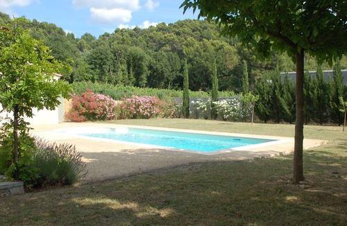 Sablet House | Beautiful villa with pool and garden 10km from Vaison-LaR, fully air-conditioned.
