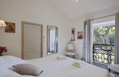 Cabannes Other | Beauty Villa Sleep 14 Walk to village, AC Heated Pool