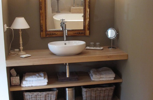 Loriol-du-Comtat House | Bed & Breakfast in a Provencal farmhouse, heated pool, quiet and rest