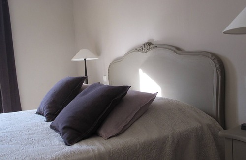 Loriol-du-Comtat House | Bed & Breakfast in a Provencal farmhouse, heated pool, quiet and rest