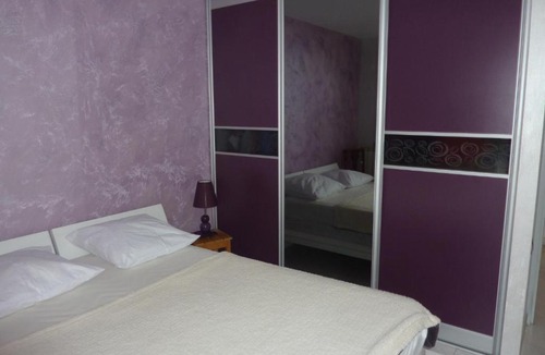 Hyeres City Centre Apartment | BEL APPARTEMENT T2 LES CHARTREUX centre ville