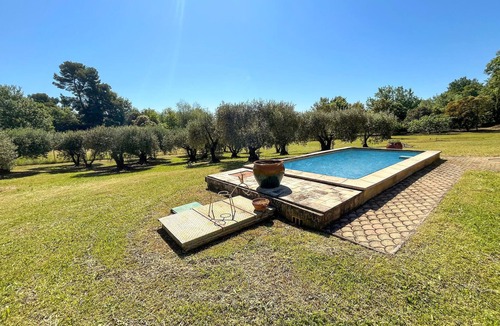 Cabrieres-dʼAigues House | Belle maison accès étang