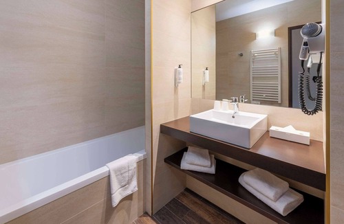 Le Cannet-des-Maures Hotel | Best Western Terre de Provence