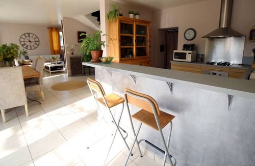 Chateaurenard Villa | Between Avignon and St-Rémy-de-Pce, air-conditioned villa, fenced pool