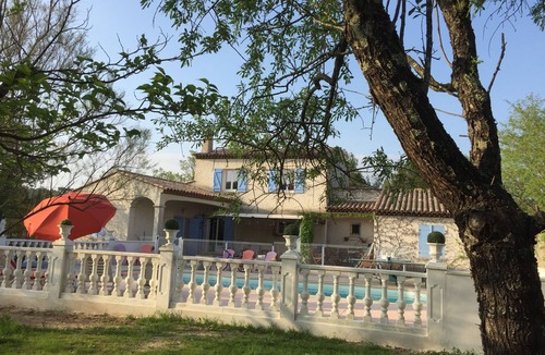 Draguignan Villa | Between Sea and Mountain, so that these holidays are harmonious .