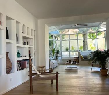 Bompard Apartment | Bord de mer, magnifique appartement de 150m2 avec jardin