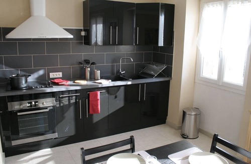 Pernes-les-Fontaines Apartment | Bright 100 m2 apartment in Pernes-Les-Fontaines between Ventoux and Avignon.