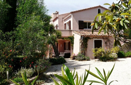 Rayol-Canadel-sur-Mer Villa | Bright and elegant villa facing the sea 3 - 5 minute walk beach