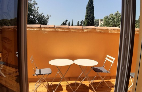 Trans-en-Provence Apartment | Bright apartment in Provence