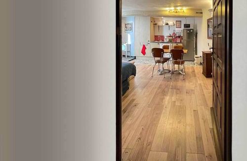 Hyeres City Centre Apartment | Bright, charming studio (30 m2) in the heart of Vieux Hyères