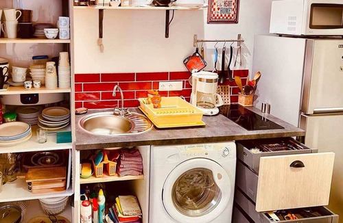 Hyeres City Centre Apartment | Bright, charming studio (30 m2) in the heart of Vieux Hyères