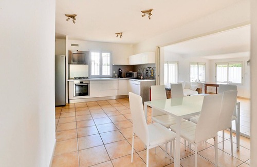 Grans House | Bright, comfortable cottage in a quiet location.