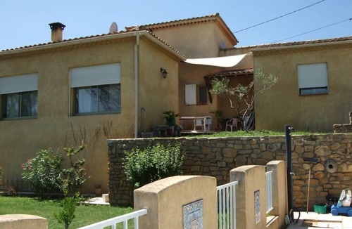 Saint-Etienne-des-Sorts Villa | Bright contemporary villa, located on a hill overlooking the Rhone.