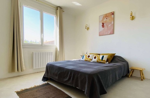 Beaucaire Apartment | Bright Space with Balcony, 3 Bedrooms, and Parking: Perfect Holidays!