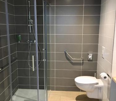Saint-Mitre-les-Remparts Hotel | Brit Hotel Martigues Nord