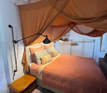 Cadenet House | CaBaNa 52 La Suite troglodyte Proche Lourmarin