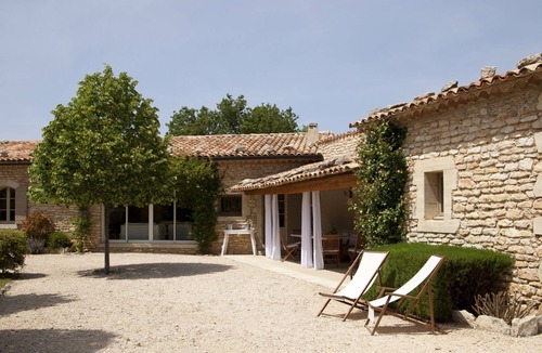 Buoux House | Calm,nature and Charming Independent Stony House with Pool and Mountain View
