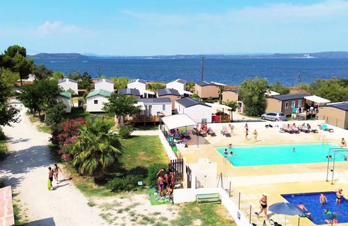 Saint-Mitre-les-Remparts House | Camping Félix de la bastide * - Mobile Home Idaho. Eco 3 rooms 4 people Air-conditioned