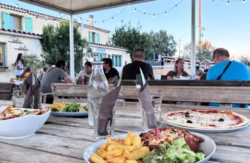 Saint-Mitre-les-Remparts House | Camping Félix de la bastide * - Mobile Home Arkansas. Comfort 4 room apartment for 8 people Air-conditioned