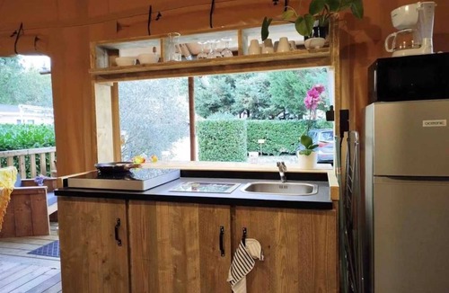 Paluds de Noves House | Camping 4 étoiles - Piscine - eehgfi