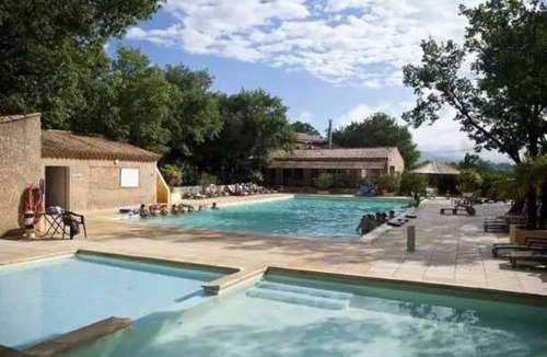 Saint-Saturnin-les-Apt House | Camping 3 étoiles - Piscine - eebbch