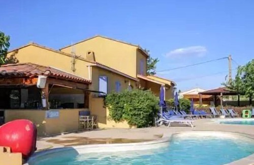 Courthezon Ski Chalet | Camping Les Sources ***** - Chalet for 5 People