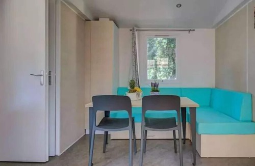 Mondragon House | Camping maeva Escapades La Pinède en Provence *** - Mobile Home Origan Plus 3 Rooms 4/5 People Air Conditioning + TV