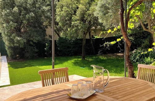 Les Angles Villa | Candau Villa, a green haven with a wooded garden and a pool, 5min from Avignon