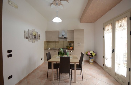 Piazza-Tralia-Pendolo Apartment | Casa dell'ulivo, in the middle between the Sorrento peninsula and the Amalfi coast.