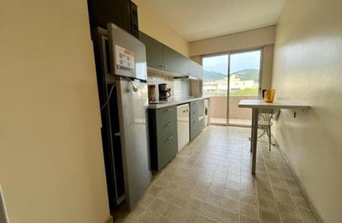 Cavaliere Apartment | Cavalaire : Appartement 2 Pièces, à 300m Plage, Clim, Balcon - FR-1-226B-331